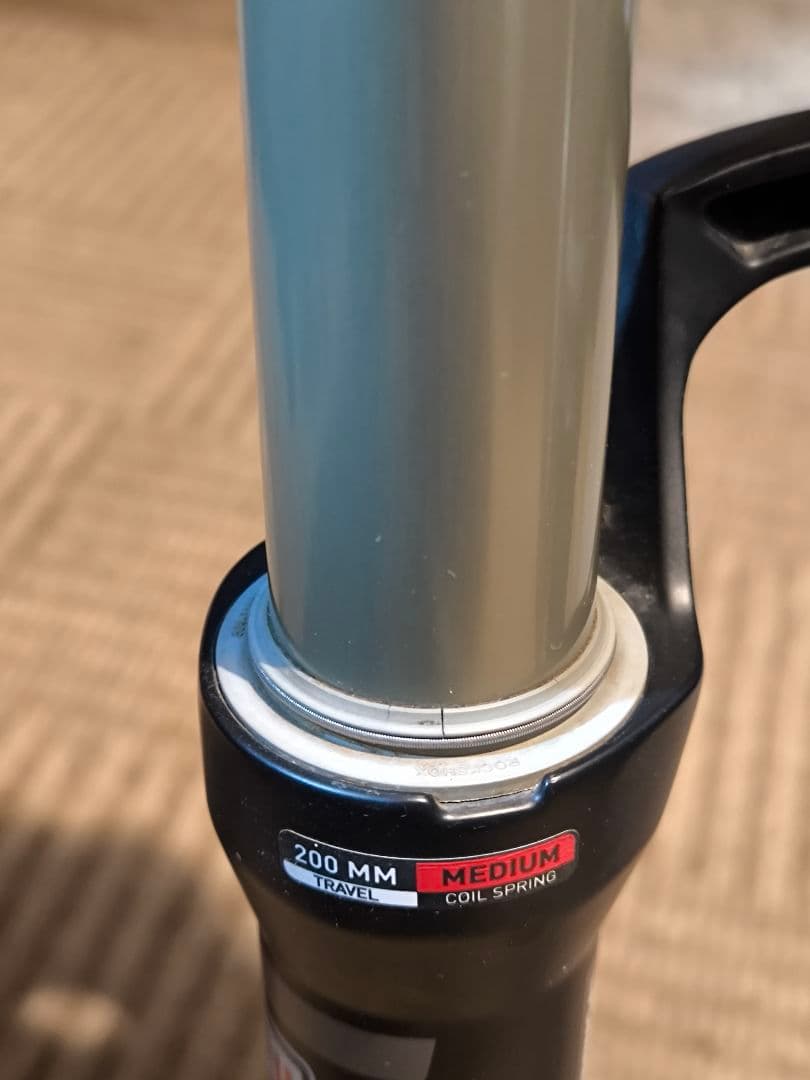 ROCKSHOX Boxxerサスペンションフォーク 26インチ