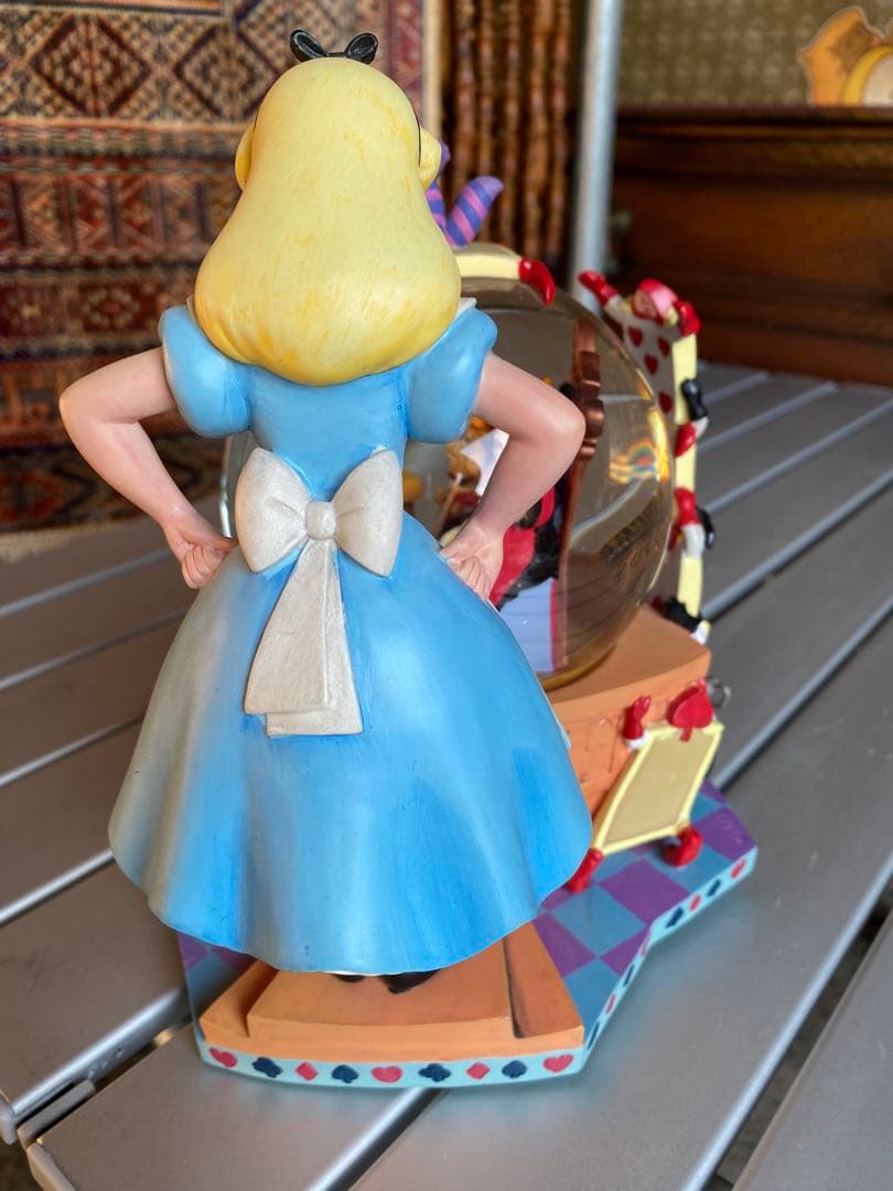 ふしぎの国のアリス　スノードーム　スノーグローブ　オルゴール　フィギュア