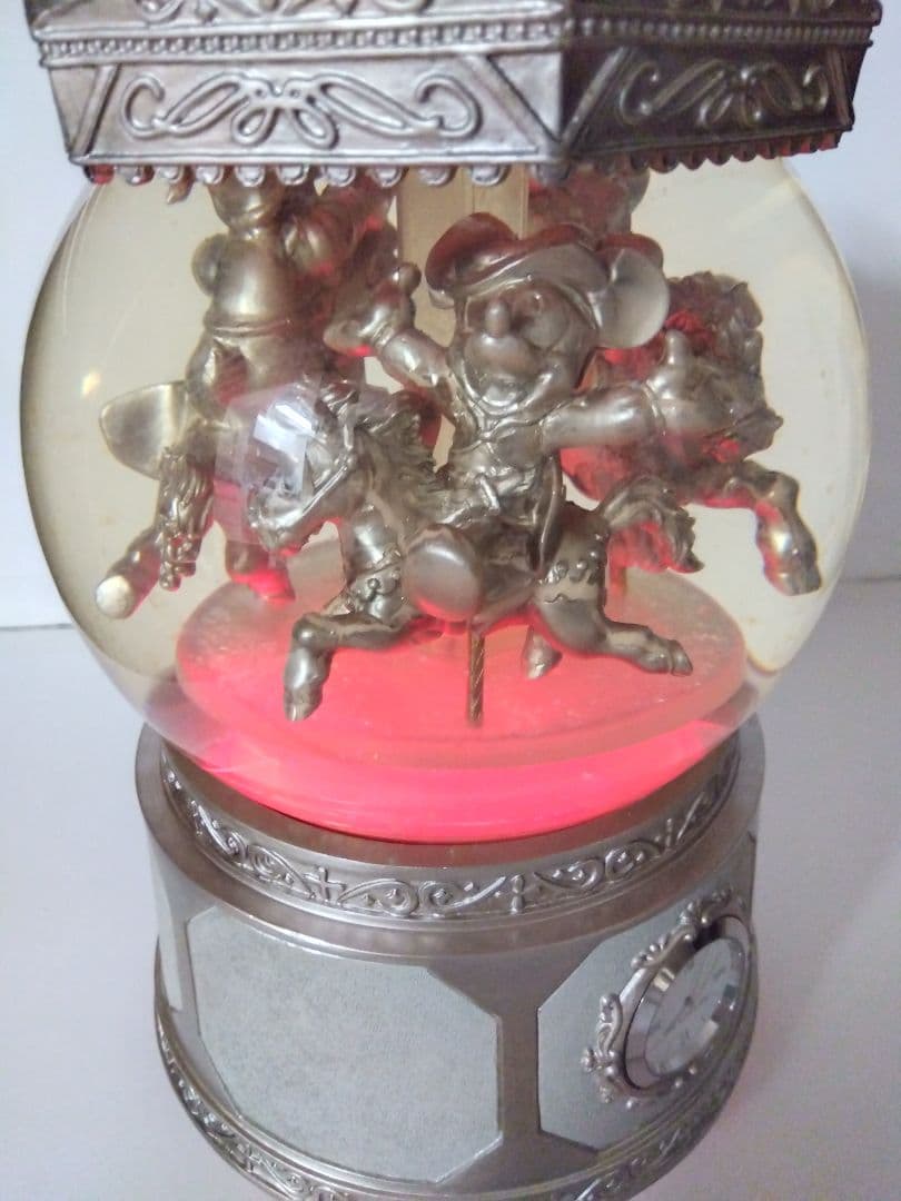 ディズニー　オルゴール　スノードーム　メリーゴーランド