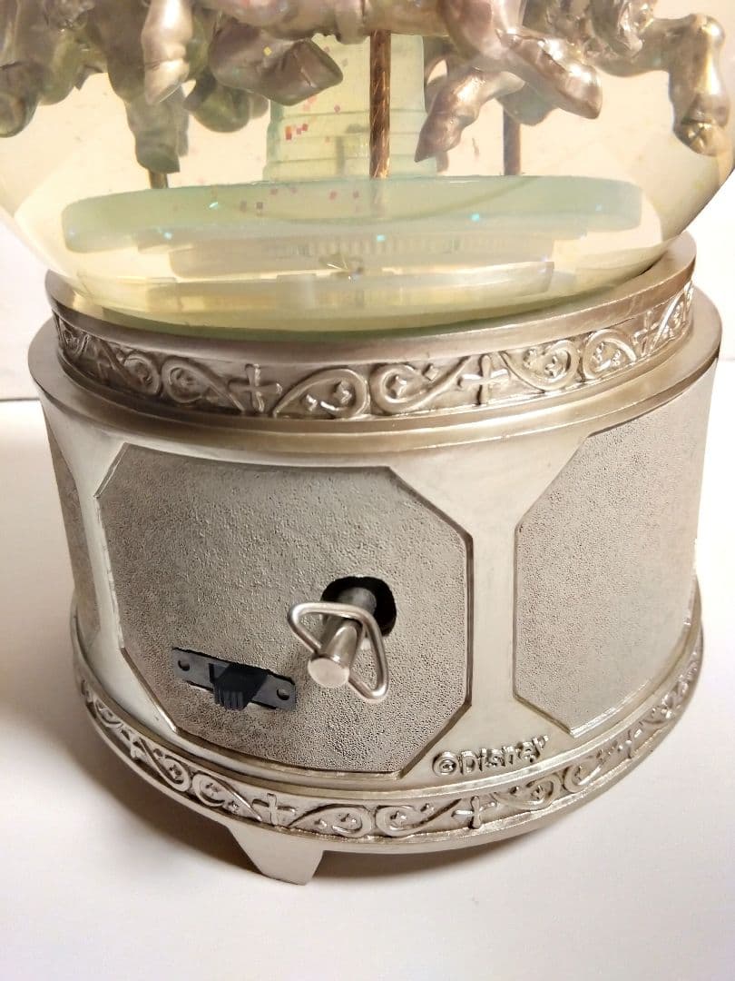 ディズニー　オルゴール　スノードーム　メリーゴーランド