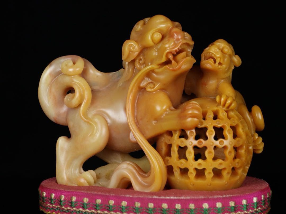 天然　寿山石 獅子・親子　透かし細工 極彫刻　置物　アンティーク　時代物