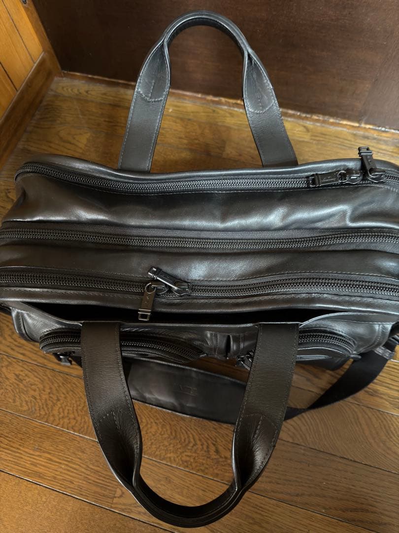 TUMI 超美品 ALPHAナパレザー バッグ 国内正規品ギャランティカード付