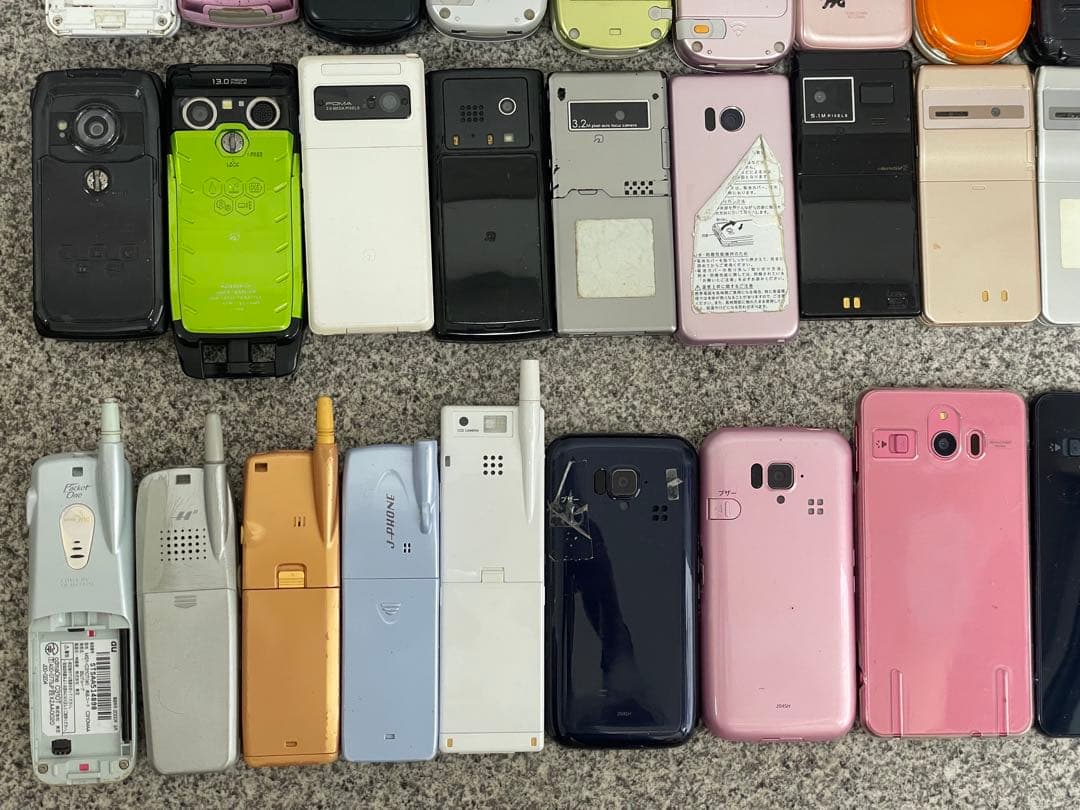 ぽ*け様 ジャンク扱い 携帯電話 ガラケー スマホ 31個 まとめ売り 大量 動