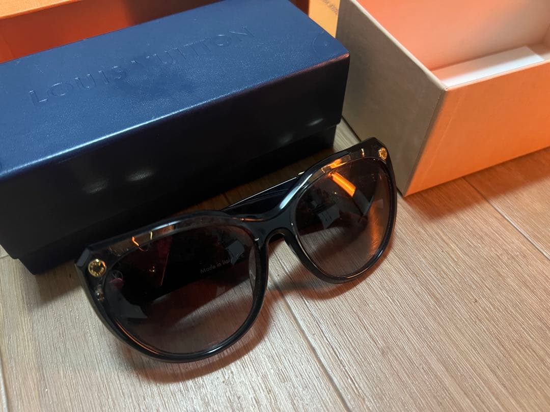 S*m様 LOUIS VUITTON ブラック サングラス