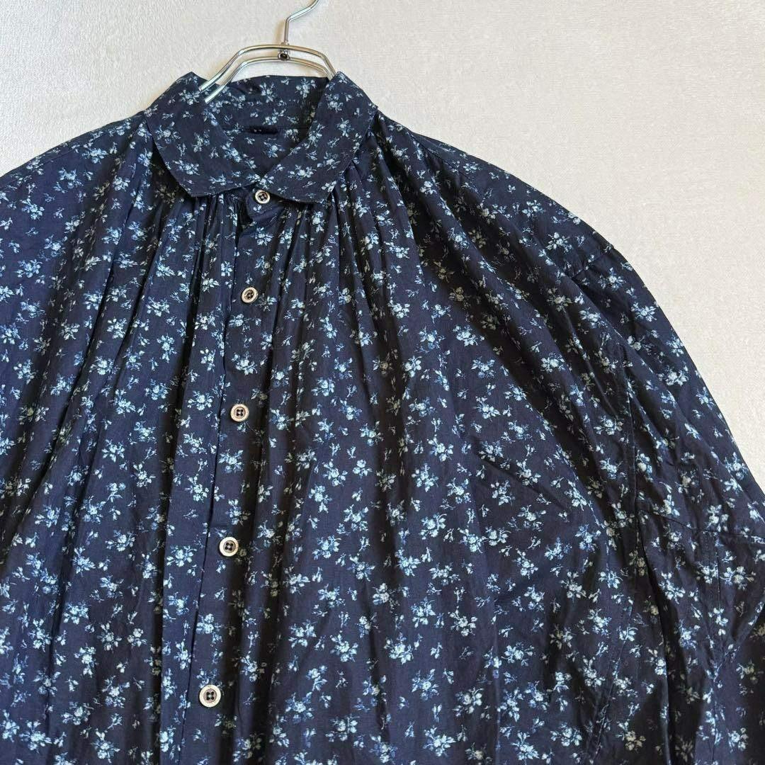 【極美品】45R タペット森花プリントのくしゅくしゅブラウス インディゴ