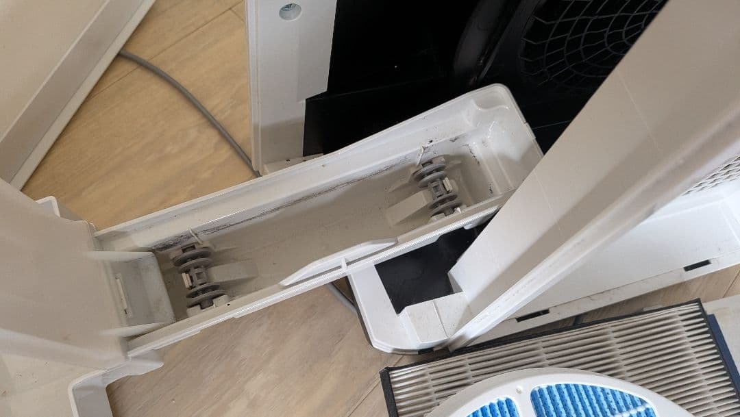 シャープ 加湿空気清浄機 KC-R50-W ホワイト