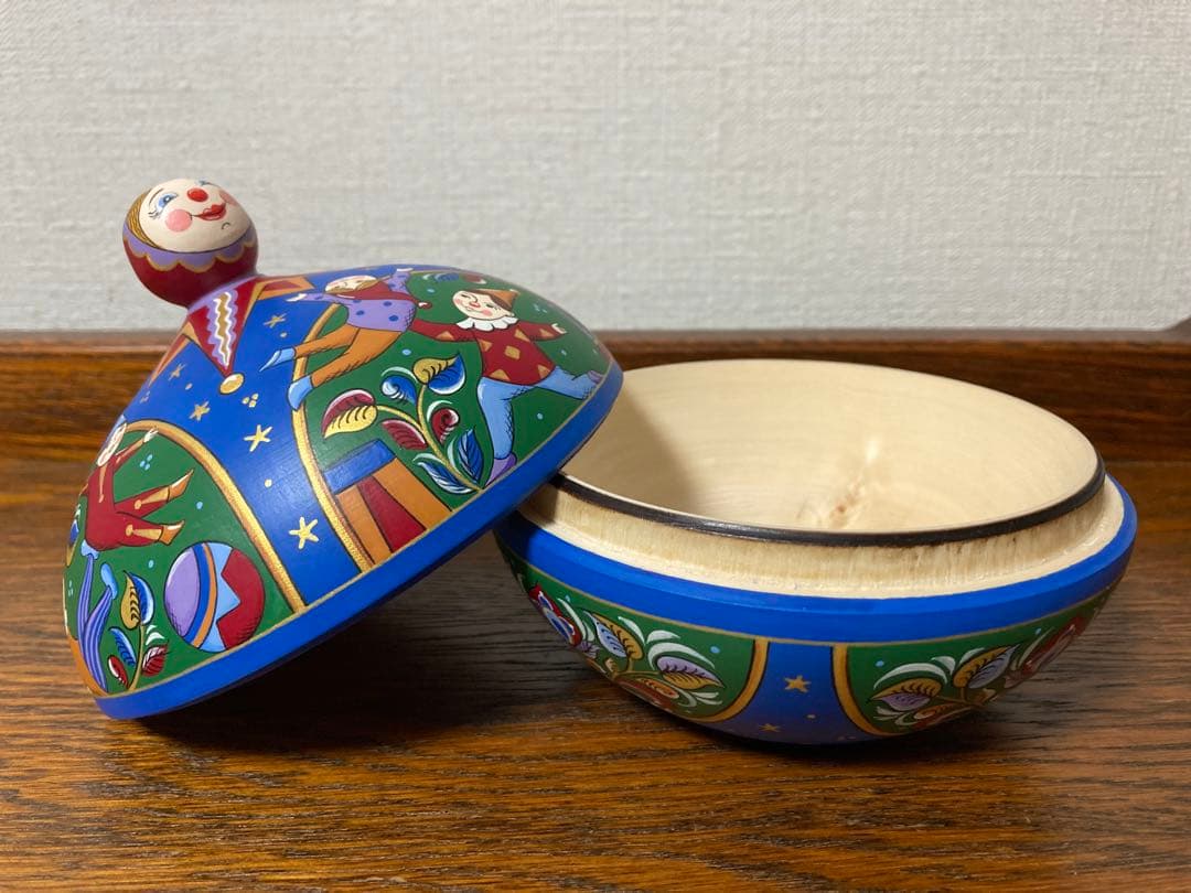 ロシア雑貨☆『ロシアのサーカス』ピエロの円形収納Boxマトリョーシカ オリガ新作
