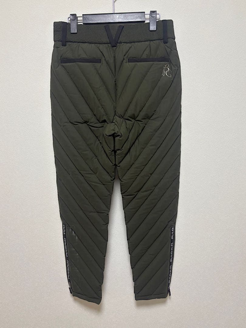 極美品1PIU1UGUALE3 GOLF定価20万円24AWダウンセットアップⅤ