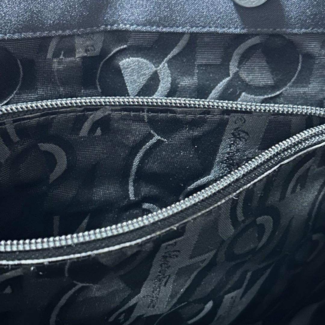 フェラガモ ヴァラチェーン ショルダーバッグ AU-21 8803 ナイロン