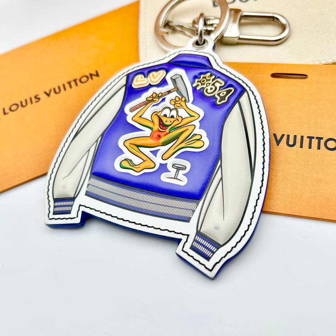 ブラック専用 極美品 ルイヴィトン ジャケット キーホルダー MP3385