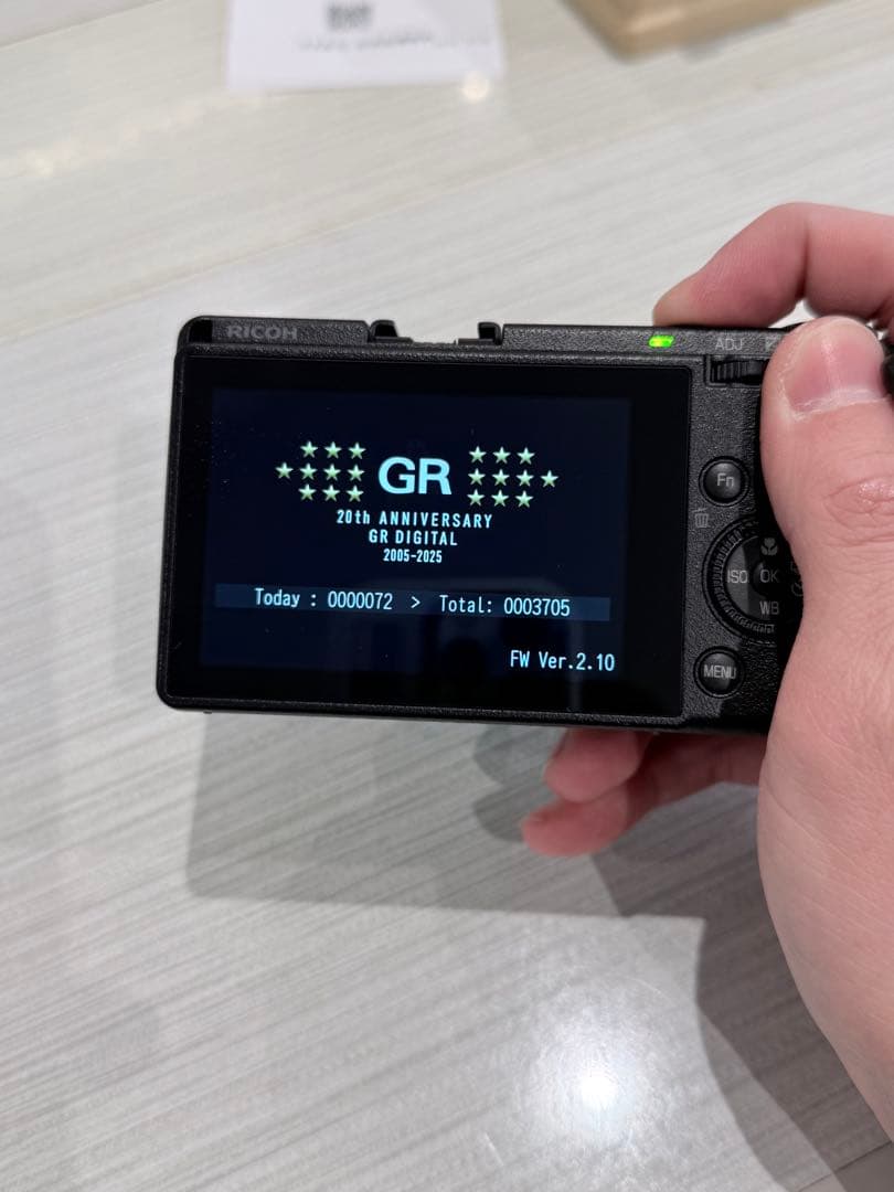 RICOH GR III コンパクトデジタルカメラ　フラッシュと多数おまけ