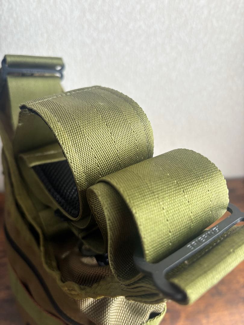 BRIEFING DAY TRIPPER ショルダーバッグ KHAKI カーキ