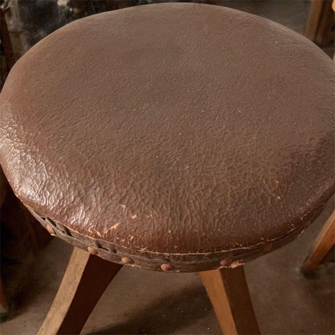 アンティーク　高さ調節可能　シャビーな回転椅子　丸椅子　どっしりとしたスツール