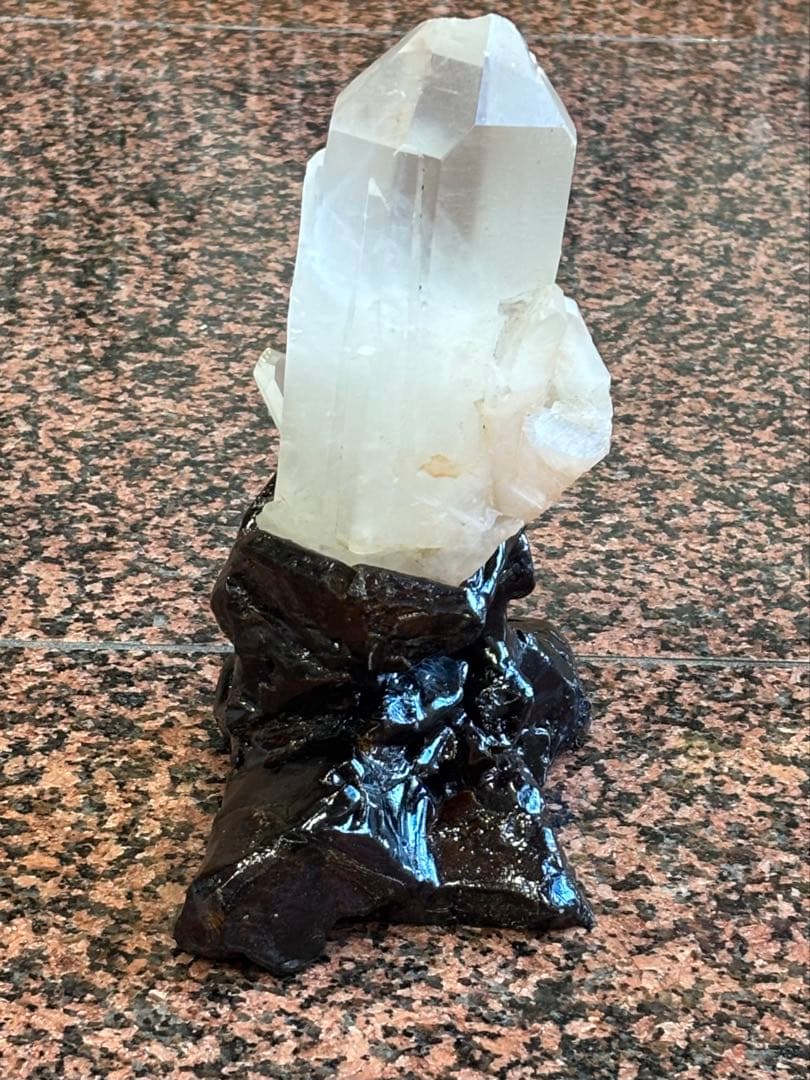 インド産　うっすらピンククォーツ　クラスター　太いポイント　1195g