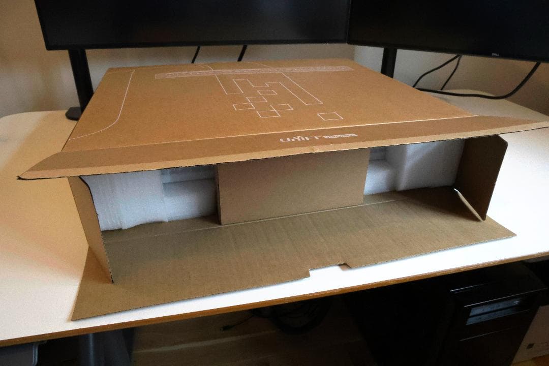 Ubiquiti UniFi スイッチ Enterprise 24 PoE