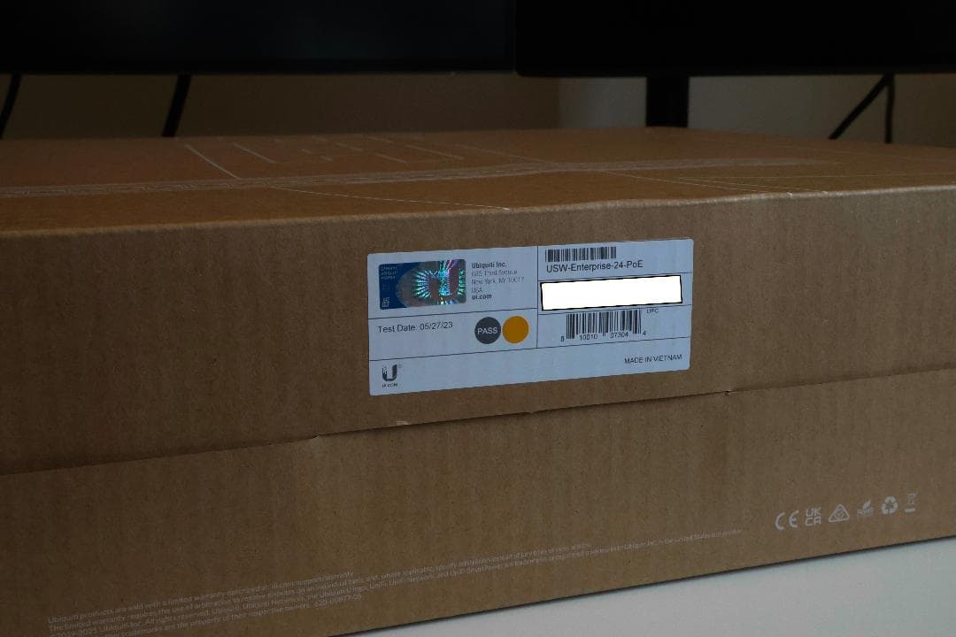 Ubiquiti UniFi スイッチ Enterprise 24 PoE