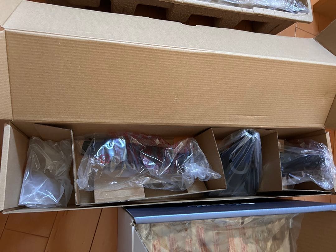 SHARK コードレスクリーナー CS651JBL