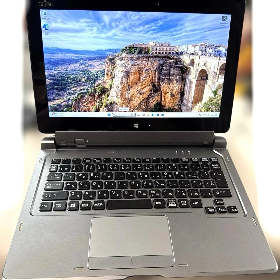 富士通 ARROWS Tab Q665 ノートパソコン セパレートタイプ