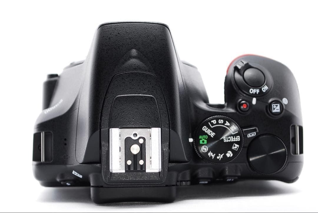 美品✨手ぶれ補正付き✨Nikon D3500✨軽量コンパクト✨一眼レフカメラ✨