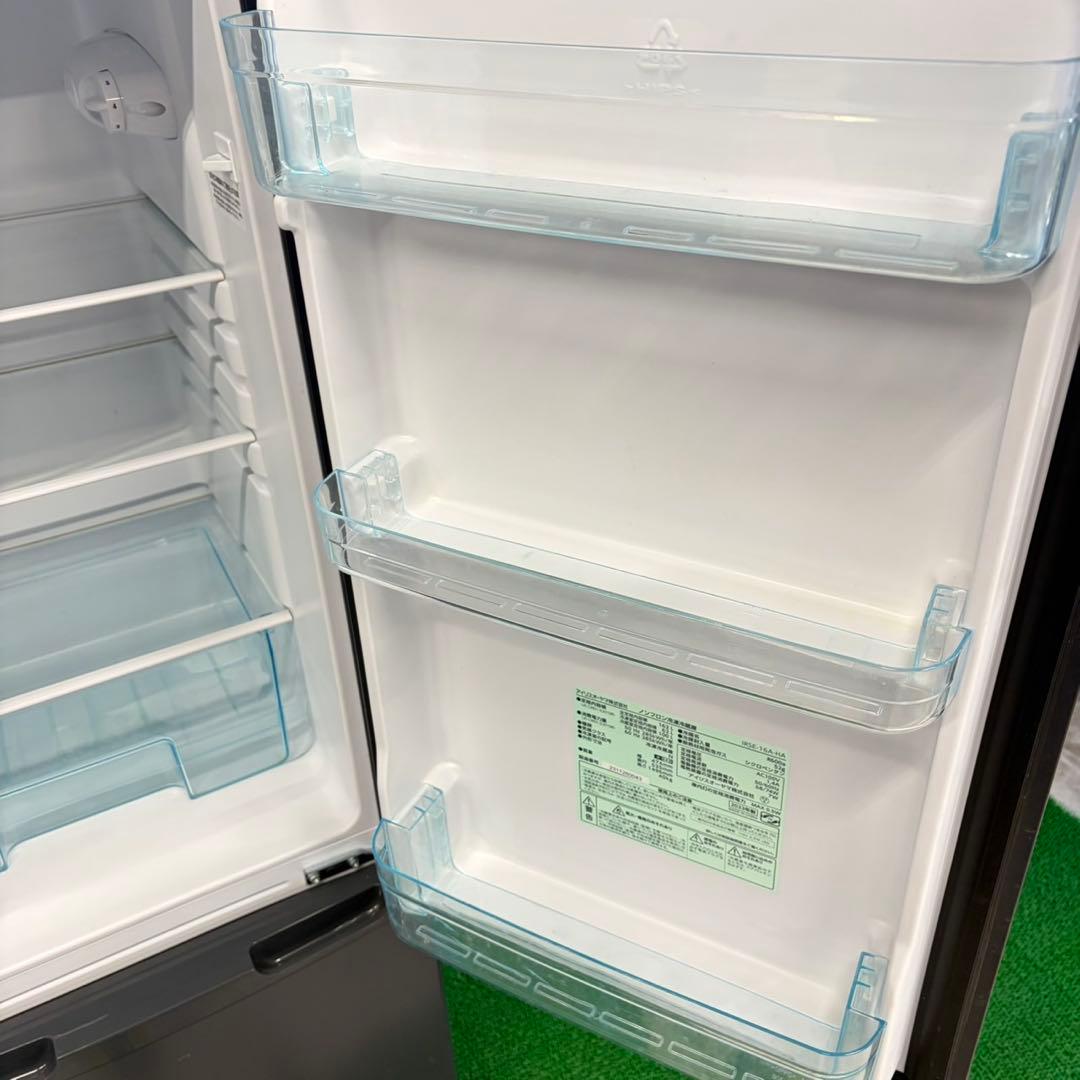 709 スリムタイプ　最新　冷蔵庫　100L強　小型　一人暮らし　右開き　2ドア
