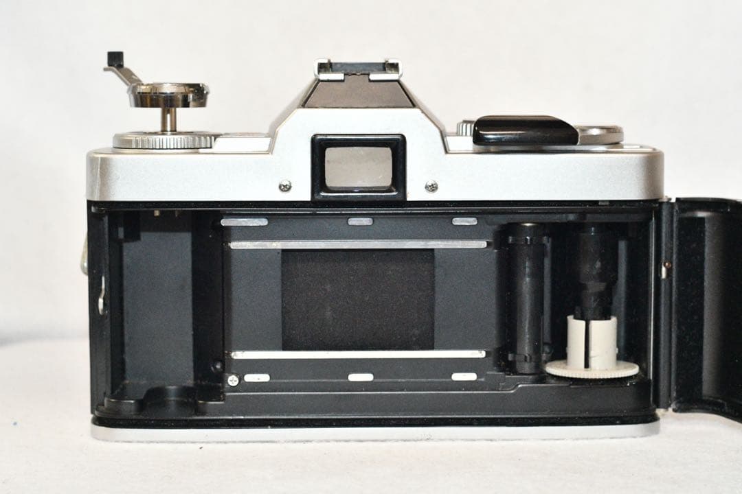 《動作品》minolta X-7 +標準ズームレンズ付き　a438