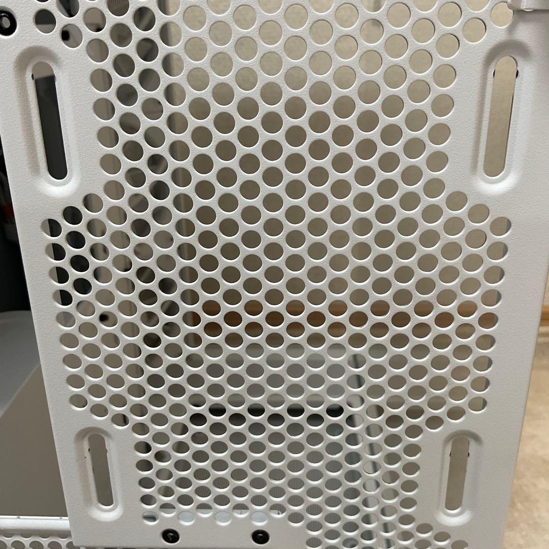 【美品】NZXT H6 Flow CC-H61FW-01 （ホワイト）