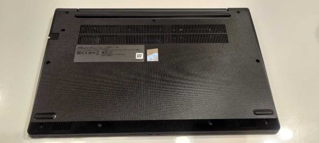 Lenovo v14 Gen4 ノートパソコン