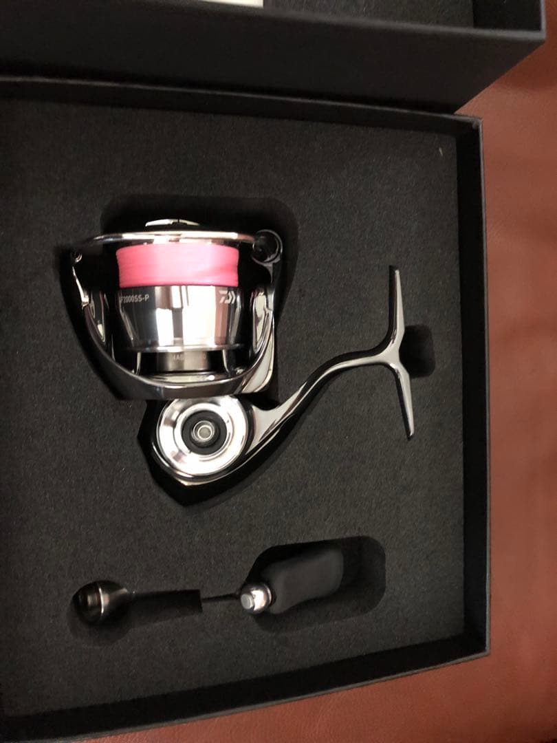 【8時間のみ使用】Daiwa EXIST SF2000SS-P スピニングリール
