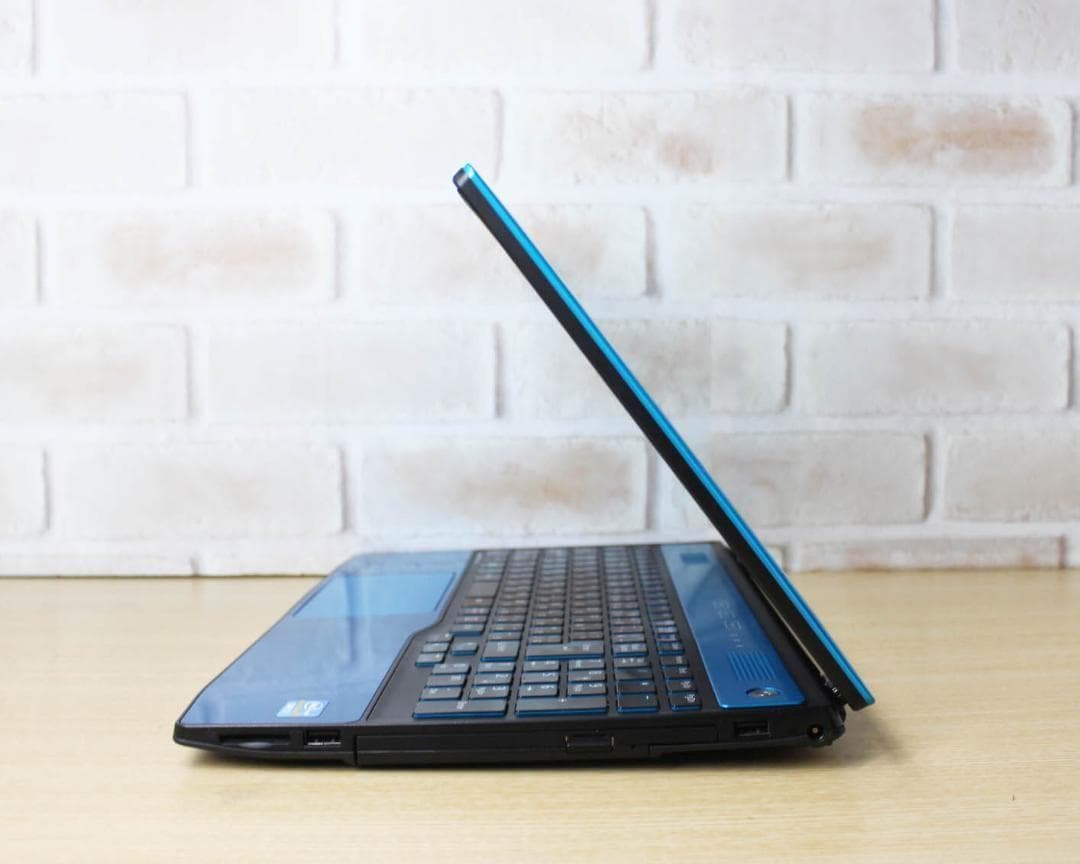 Core i7✨SSD512GB✨メモリ16G ノートパソコン オフィス付き