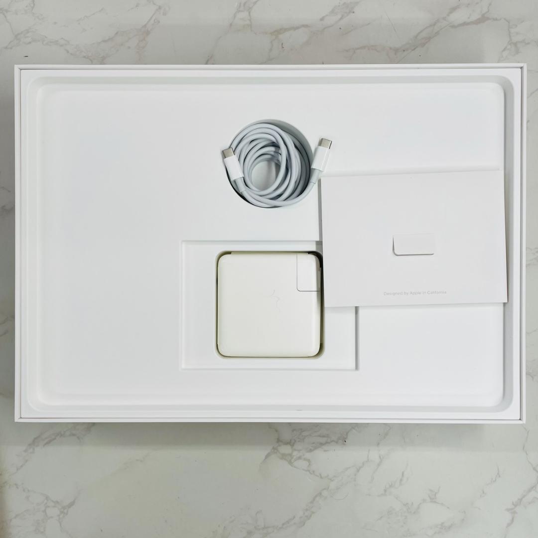 MacBook Pro 2018 15インチ i7 16GB 512GB