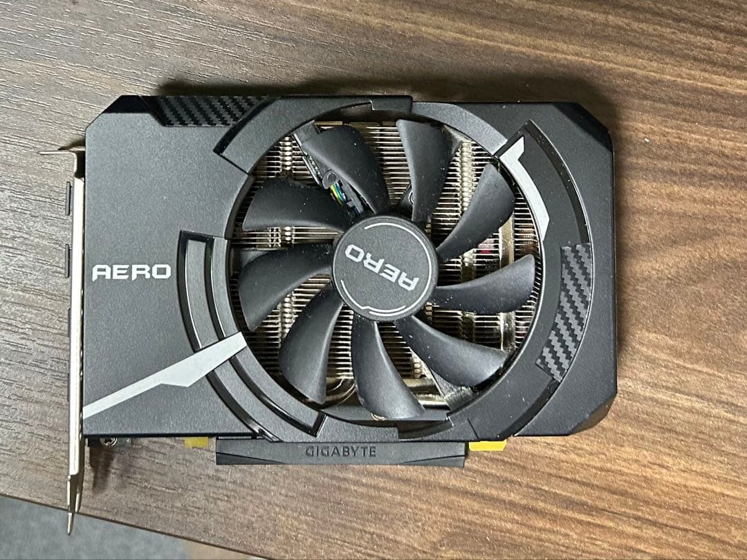 MSI AERO GeForce RTX 3050 本体