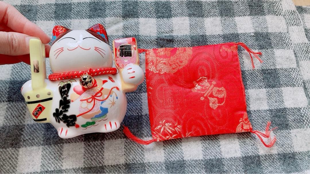 座布団付き　 風生水起 招き猫 貯金箱 インテリア 置物 オブジェ 金運アップ