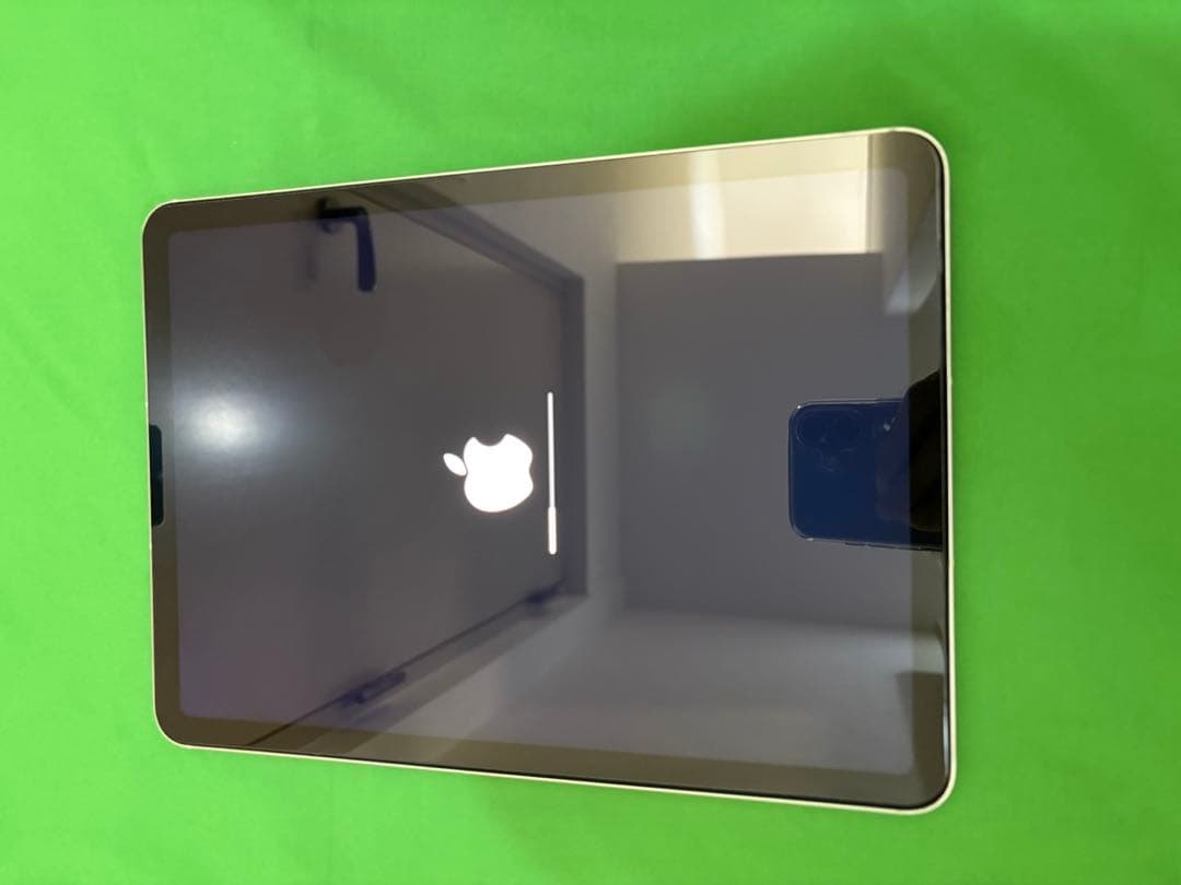 iPad Air（第五世代）Wi-Fi+Cellular 64GB ケース付