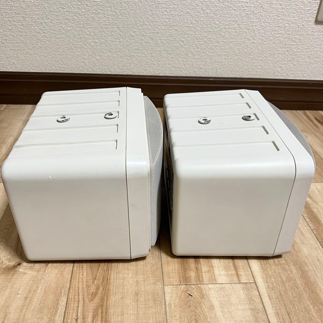 コロ助　BOSE ボーズ 111ADW ペアスピーカー 白 純正吊り金具付