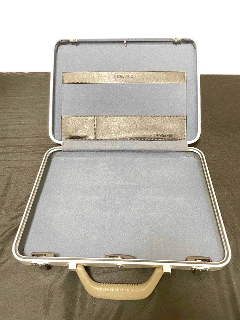 PROTEXアルミニウム製シルバー ビジネスバッグ（TV Asahi コラボ品）
