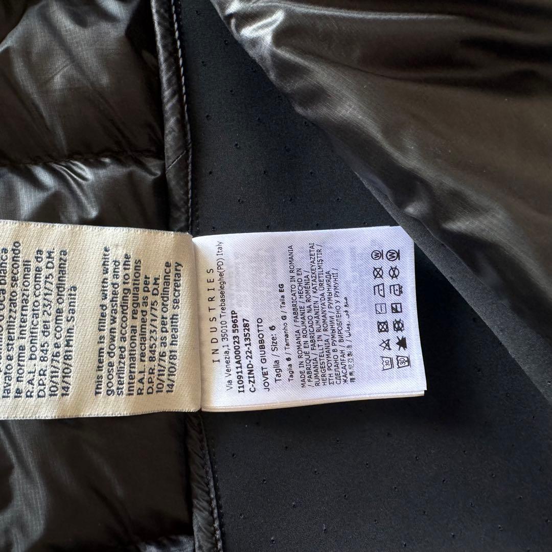 値下げ中　MONCLER ブラック ライトダウンジャケット