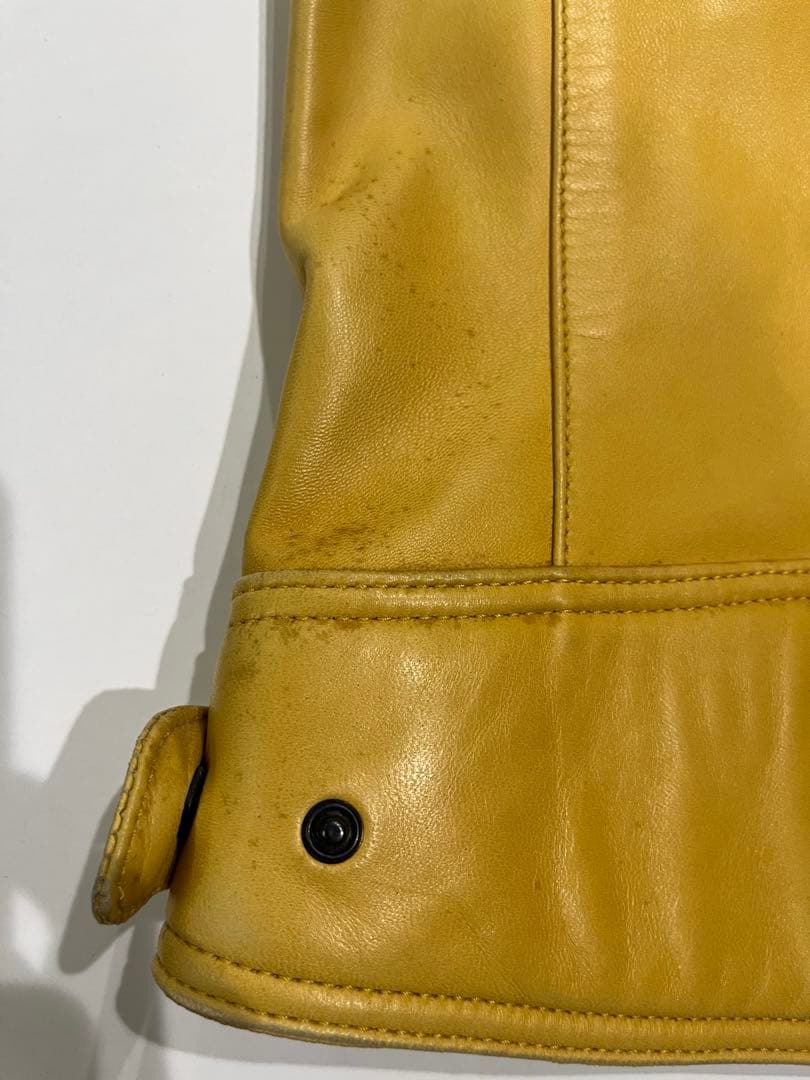 レ*求様 GUCCI レザーベスト黄色　サイズ表記48