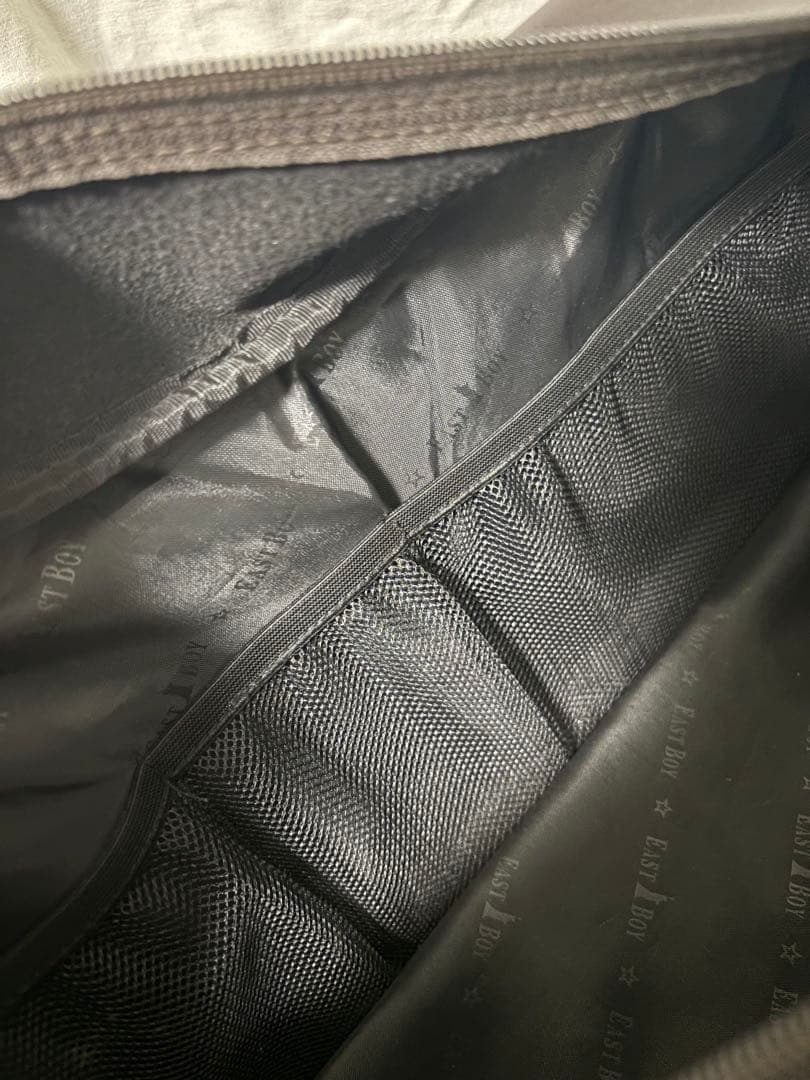 【美品】イーストボーイ　スクールバッグ　刺繍ロゴ　レザー ブラウン 白