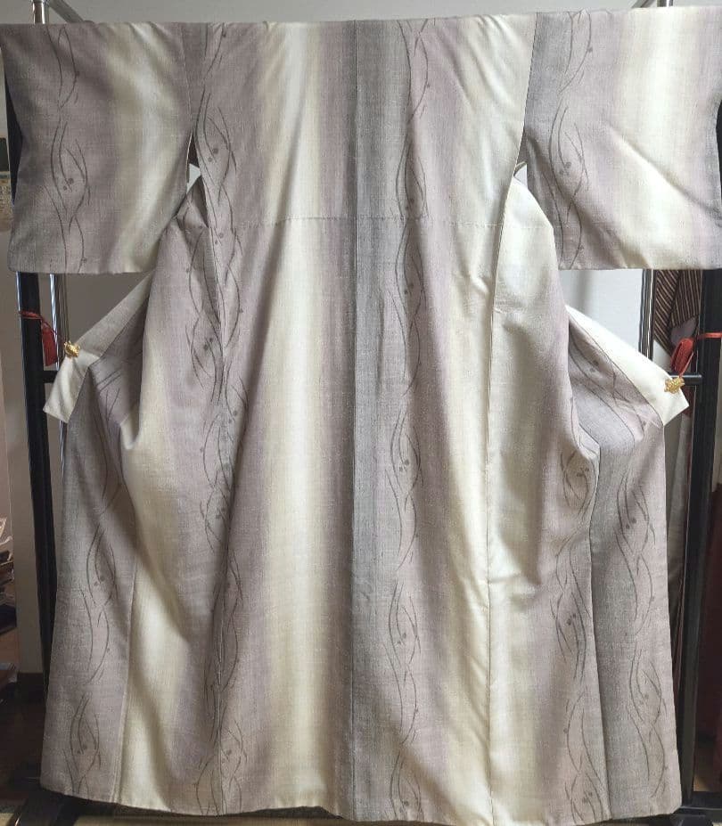 手織り創作民芸紬　たてわく露芝柄　4段ぼかし　しつけ付7512