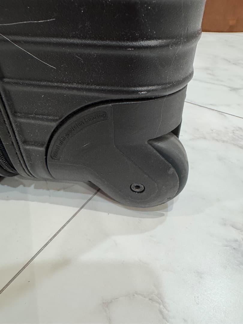 ビジネストローリー RIMOWA サルサ 黒 2輪 軽量 出張に良い機内持込可