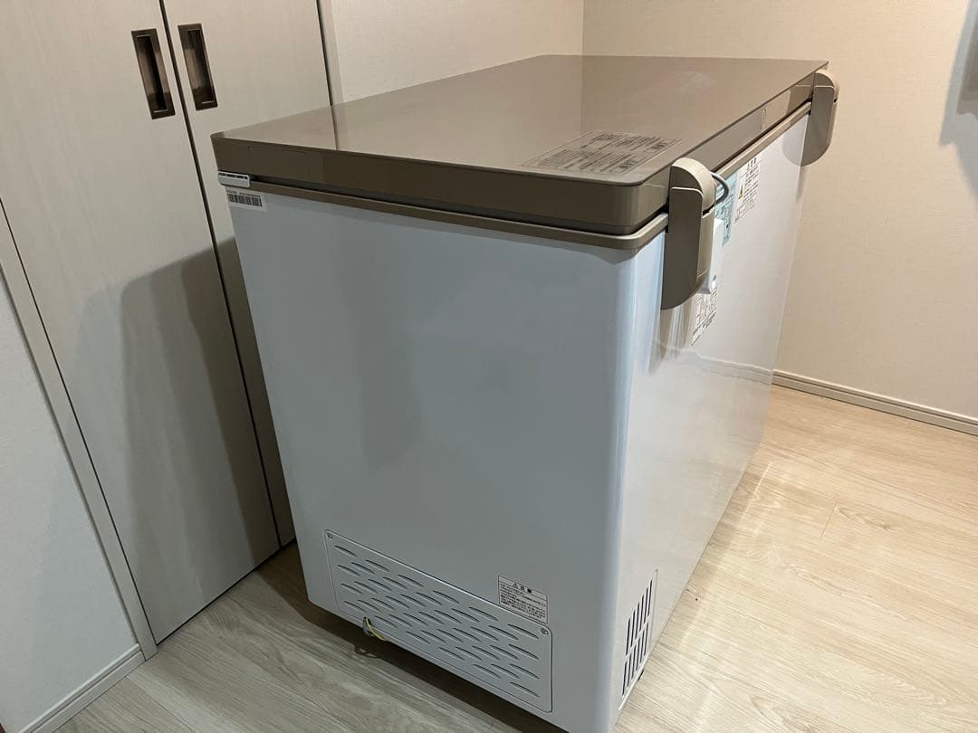 上開き1ドア冷凍庫（冷凍↔︎冷蔵切替え機能付き）AQUA AQF-GF20CN