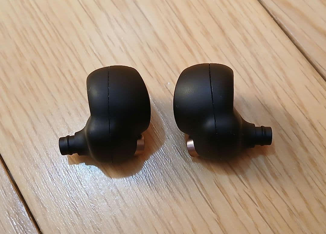 SONY　WF-1000XM4　ワイヤレス　ノイズキャンセリング　イヤホン　②