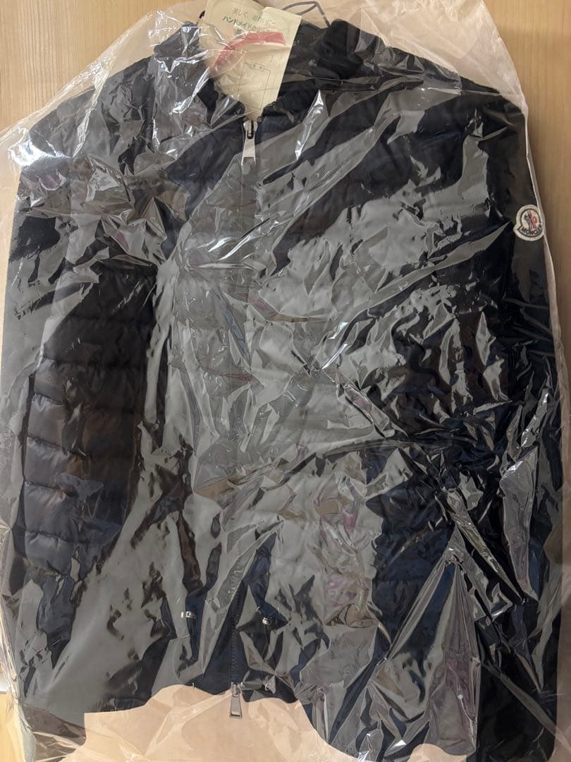 モンクレール ブラック ダウンニットカーディガン