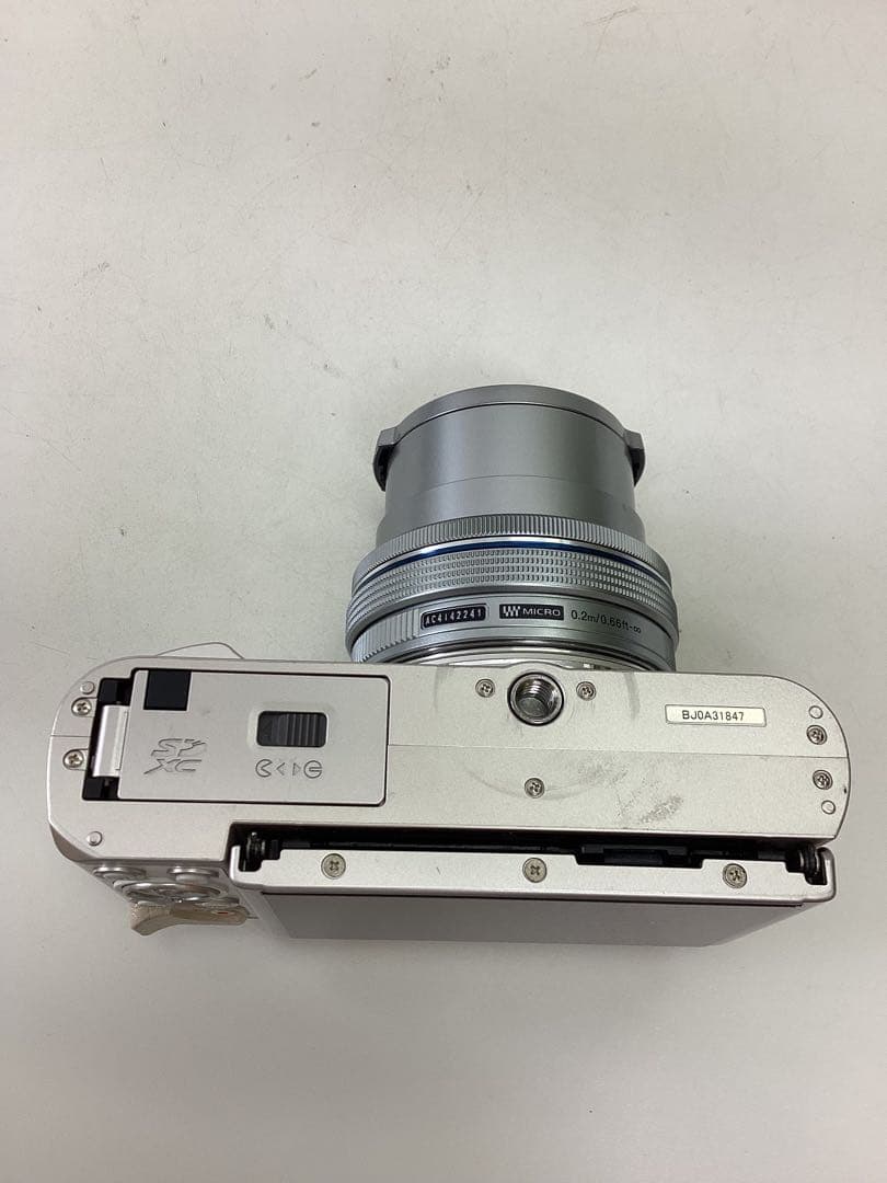 う*な様 OLYMPUS PEN E-PL6 シルバー レンズ付き　撮影可能