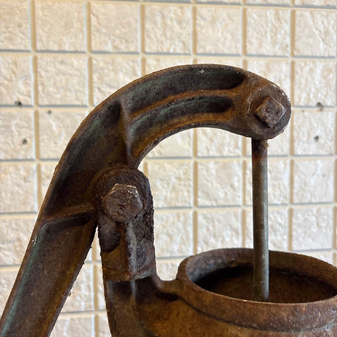 井戸ポンプ　手押しポンプ　レトロ　アンティーク　 ガーデニング