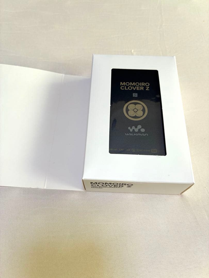 ウォークマン　NW-A45 MOMOIRO CLOVER Z ももクロ