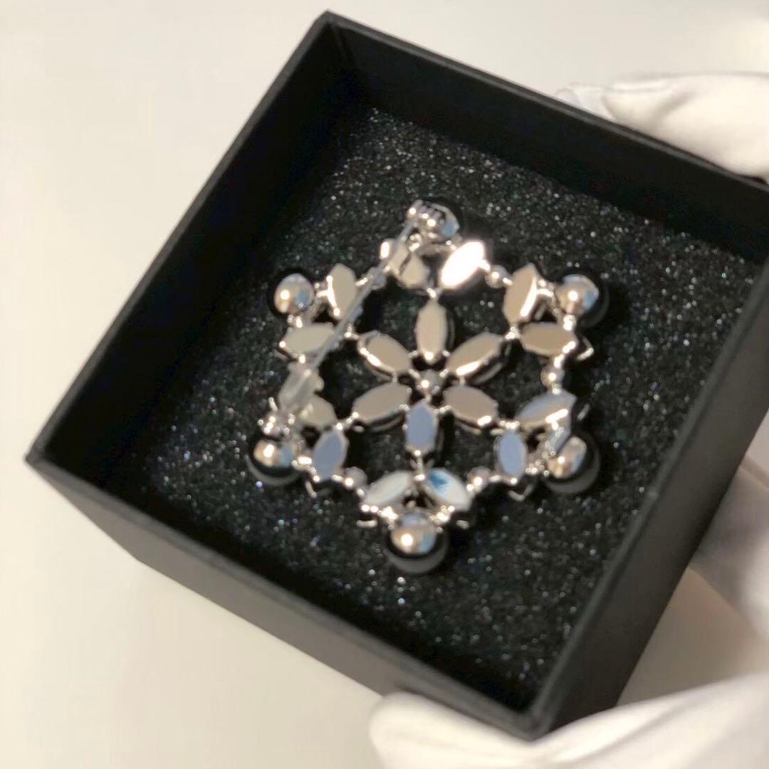 René ビジューパールブローチ