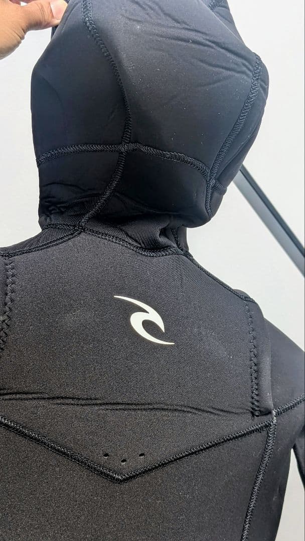 rwaz【Rip curl】ジュニア（キッズ）フード付きセミドライ