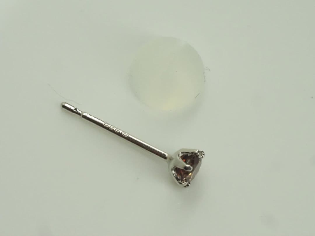 新品！未使用！片耳！天然ピンクダイヤモンドピアス　Pt900 　D0.103ct