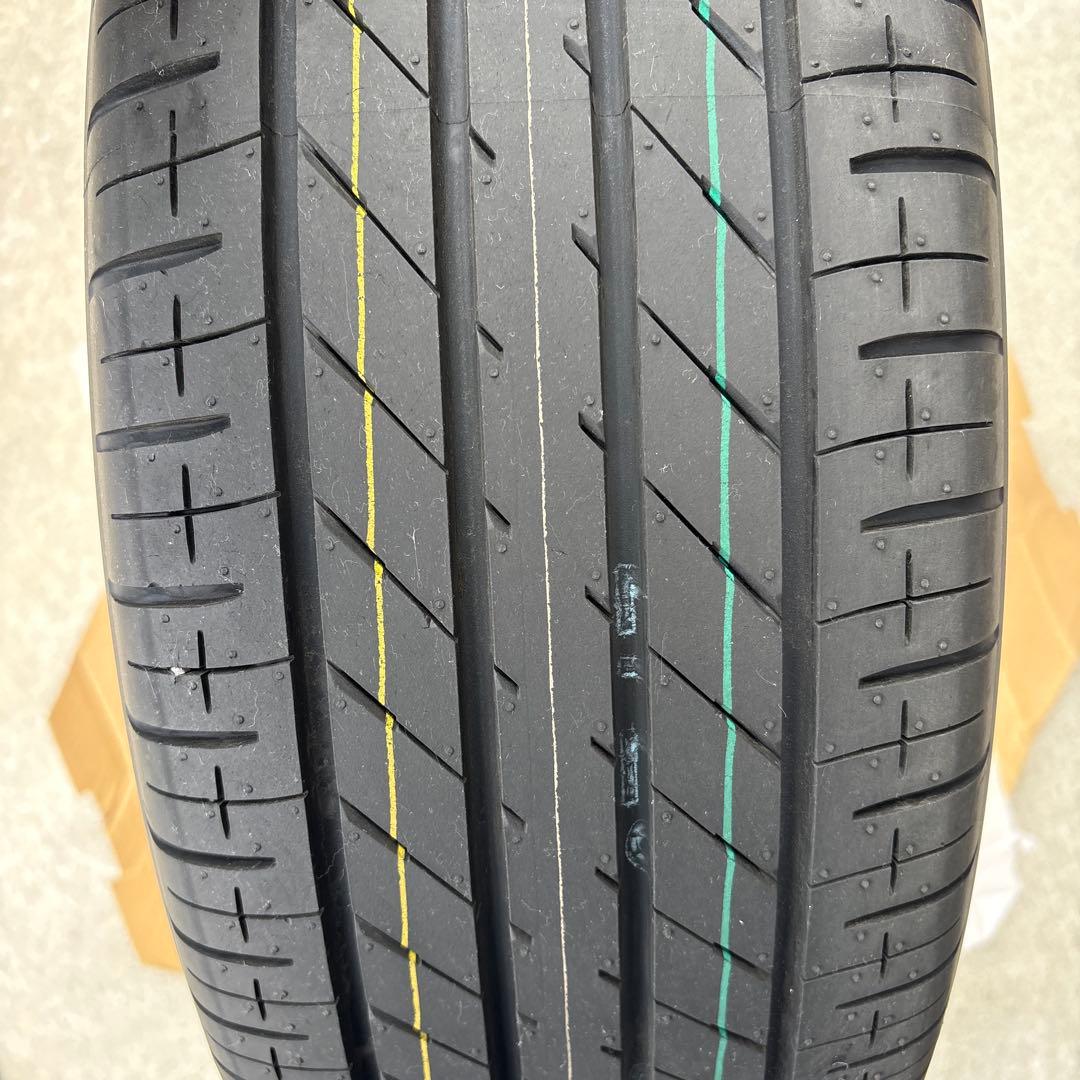 値下！［2/4本目］新車外しトヨタ新型ヴォクシーS-Zハイブリッドホイールタイヤ
